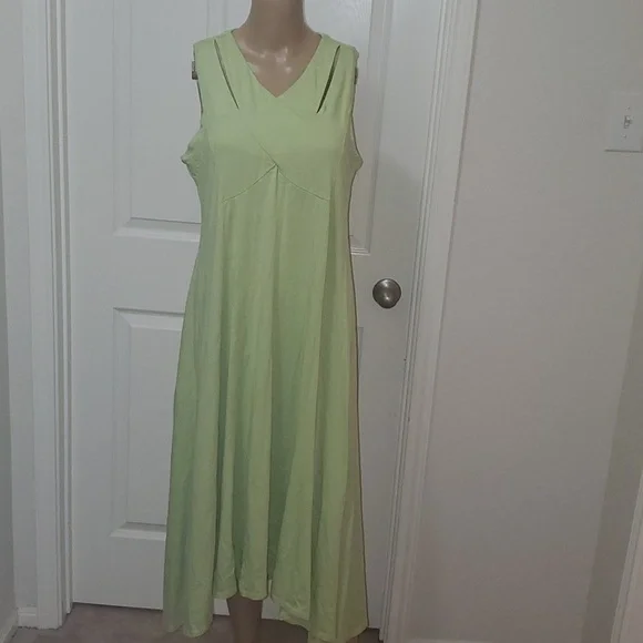 SOFT SURROUNDINGS m - Duvall Sleeveless Midi Margarita Green cut-outs - Picture 2 of 10